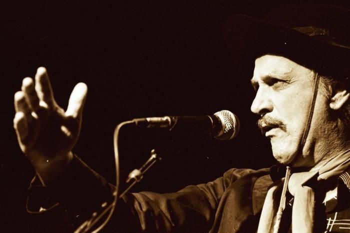 Chimarrão e poesia – Jayme Caetano Braun